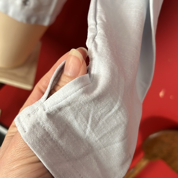 BNWOT light gray scoop neck Under Armour heat gear - Picture 3 of 14